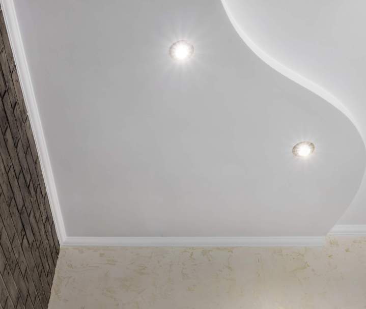 Rénovation de cloisons et faux plafonds pour réagencer vos espaces.